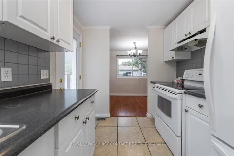 1 Elm Crt, Innisfil, ON L9S 1M8