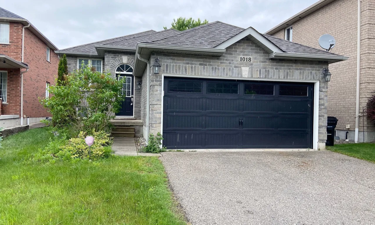 1018 Griggs Rd, Innisfil, ON L9S 0A6