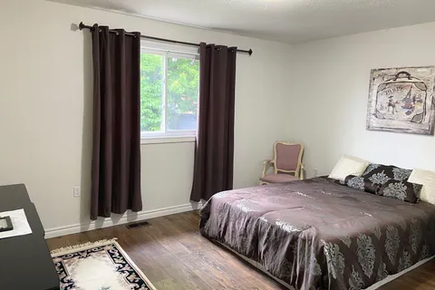 1018 Griggs Rd, Innisfil, ON L9S 0A6