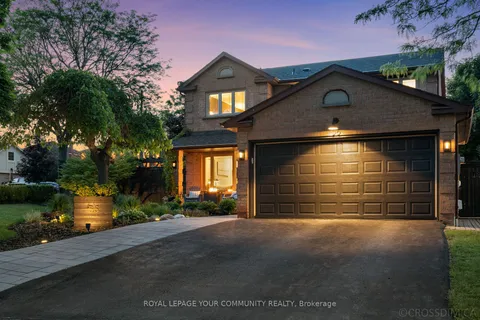 56 Moffat Cres, Aurora, ON L4G 4Z9