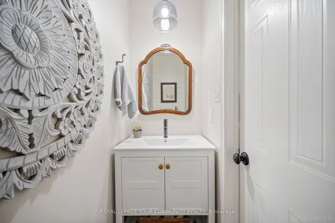 56 Moffat Cres, Aurora, ON L4G 4Z9