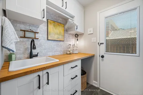 56 Moffat Cres, Aurora, ON L4G 4Z9