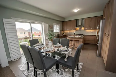 37 Ridge Gate Cres, East Gwillimbury, ON L0G 1M0