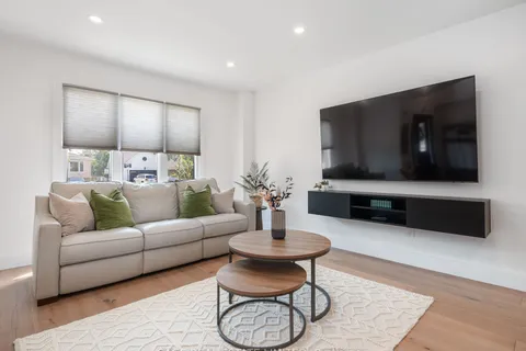 2308 Victoria St, Innisfil, ON L9S 1K5