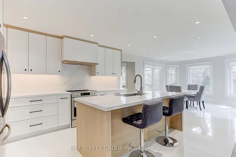 295 Elgin Mills Rd, Richmond Hill, ON L4C 4M1