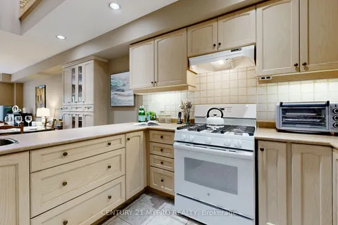 47A Benson Ave, Richmond Hill, ON L4C 4E5