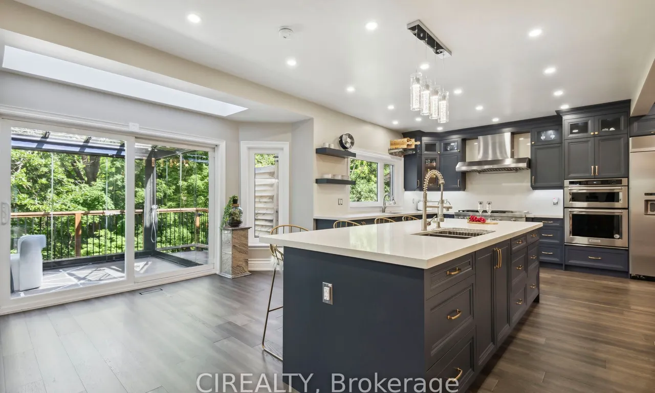 11 Mulberry Mews, Markham, ON L3T 5V7
