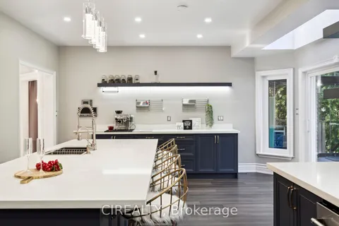 11 Mulberry Mews, Markham, ON L3T 5V7
