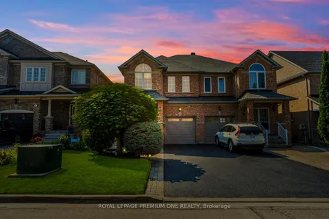 31 Neuchatel Ave, Vaughan, ON L4H 2Y2