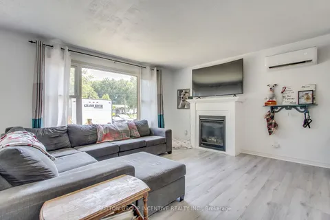 2244 Willard Ave, Innisfil, ON L9S 2B8