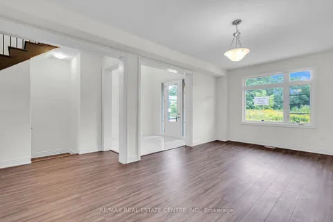 26 Hearn St, Bradford West Gwillimbury, ON L0G 1B0