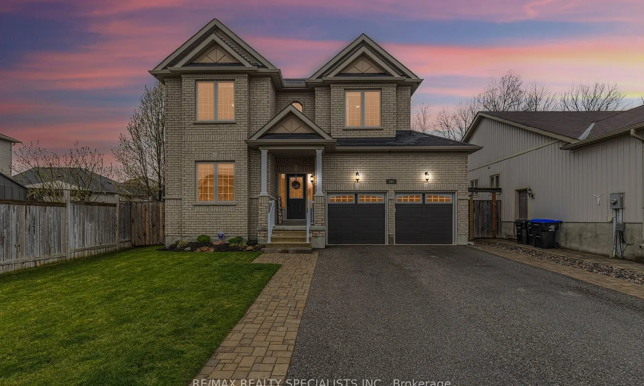 260 Greenwood Dr, Essa, ON L0M 1B4