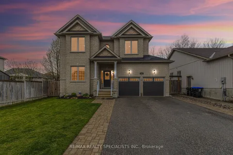 260 Greenwood Dr, Essa, ON L0M 1B4