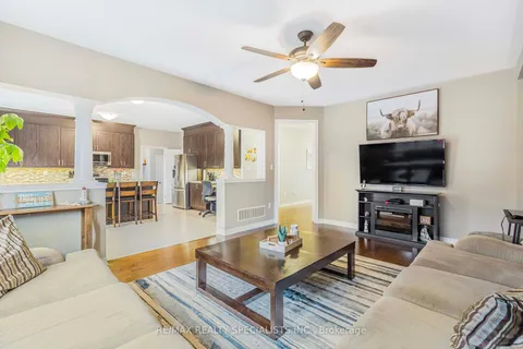 260 Greenwood Dr, Essa, ON L0M 1B4