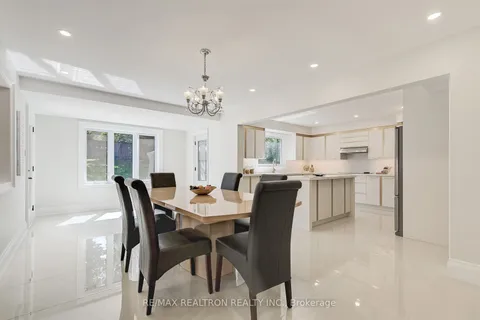 622 Lyman Blvd, Newmarket, ON L3X 1V9