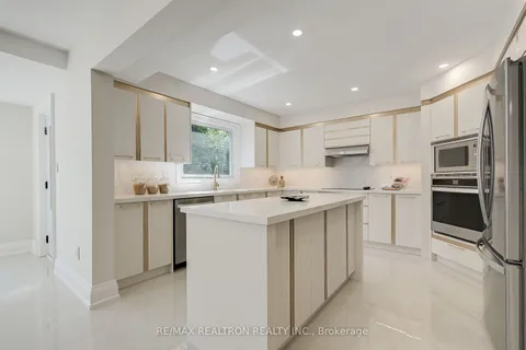 622 Lyman Blvd, Newmarket, ON L3X 1V9