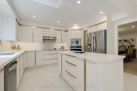 622 Lyman Blvd, Newmarket, ON L3X 1V9