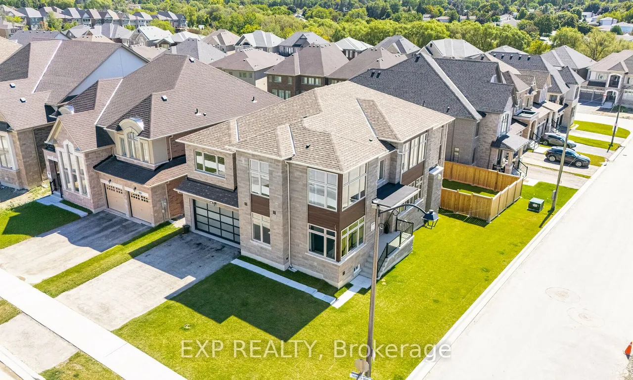 189 Thompson Dr, East Gwillimbury, ON L9N 1E2