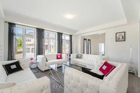 189 Thompson Dr, East Gwillimbury, ON L9N 1E2