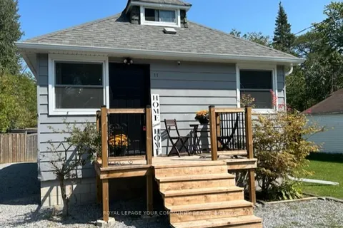 11 Della St, Georgina, ON L0E 1R0