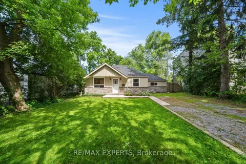 302 Hollywood Dr, Georgina, ON L4P 2Z8