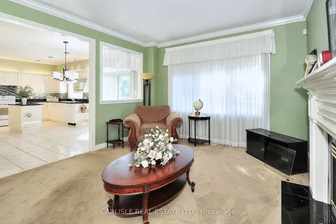 35 Oatlands Cres, Richmond Hill, ON L4C 9P1