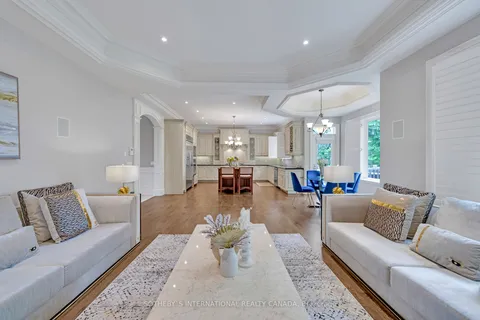 75 John St, Markham, ON L3T 1Y3