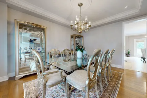 64 Woodland Hills Blvd, Aurora, ON L4G 7T5