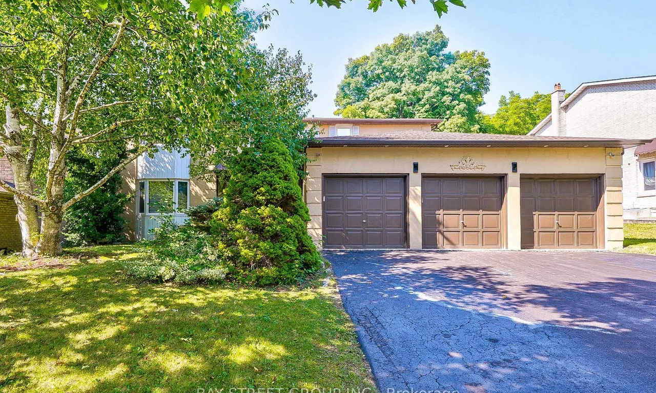 150 Cambridge Cres, Richmond Hill, ON L4C 6G4