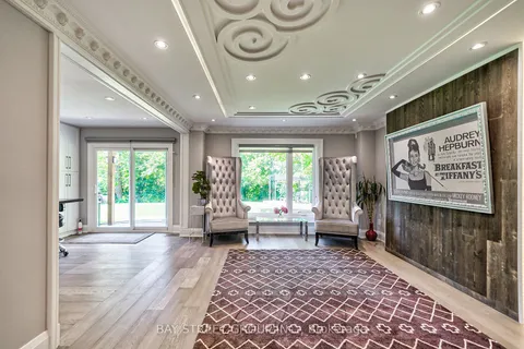 150 Cambridge Cres, Richmond Hill, ON L4C 6G4