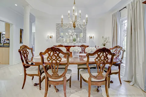 9 Lacona Cres, Richmond Hill, ON L4E 4G6