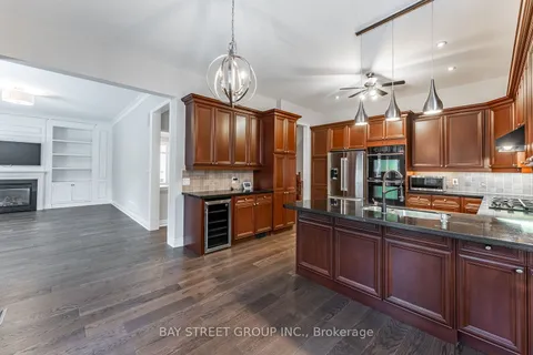 24 Sachet Dr, Richmond Hill, ON L4E 4S1