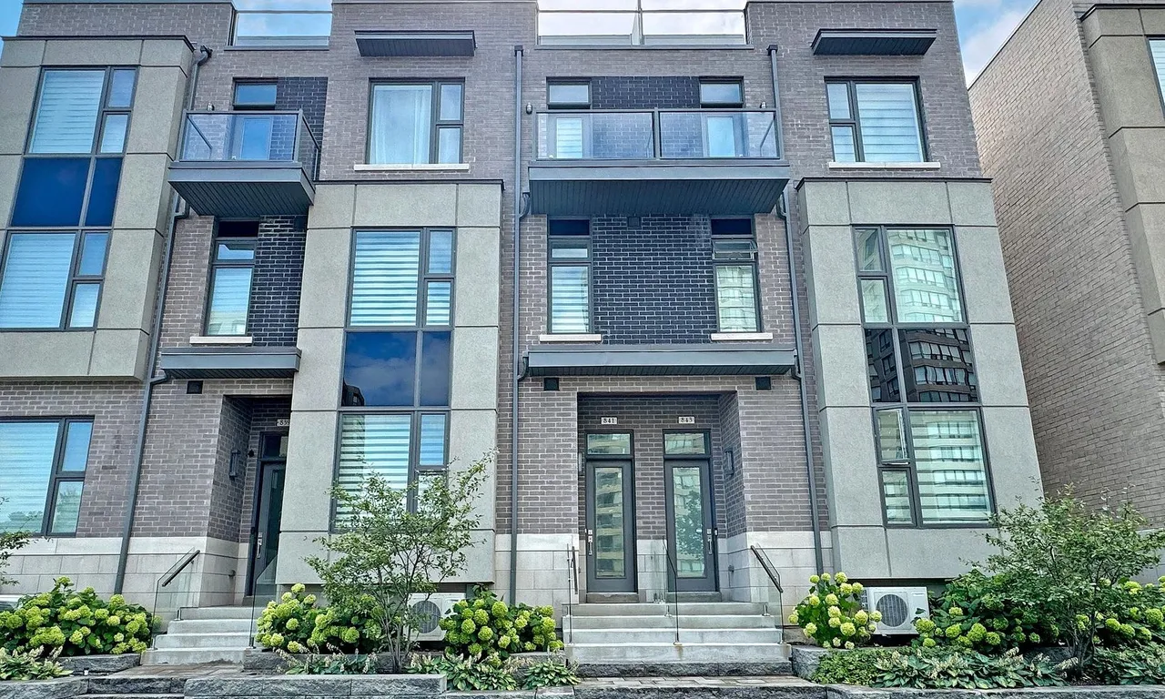 841 Clark Ave, Vaughan, ON L4J 0K6