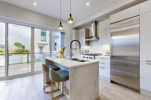 841 Clark Ave, Vaughan, ON L4J 0K6