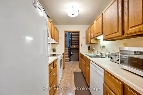582 Duclos Point Rd, Georgina, ON L0E 1N0