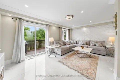 170 Banbrooke Cres, Newmarket, ON L3X 2W6