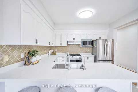 654 Fred Mclaren Blvd, Markham, ON L6E 1J3