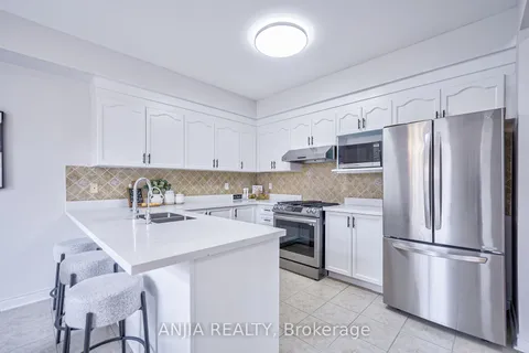 654 Fred Mclaren Blvd, Markham, ON L6E 1J3