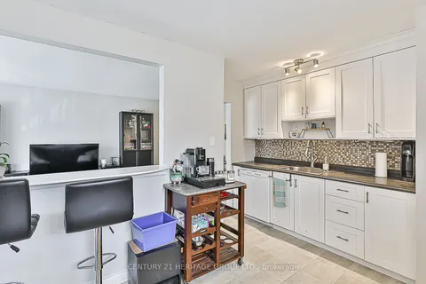267 Silverbirch Dr, Newmarket, ON L3Y 2Z6