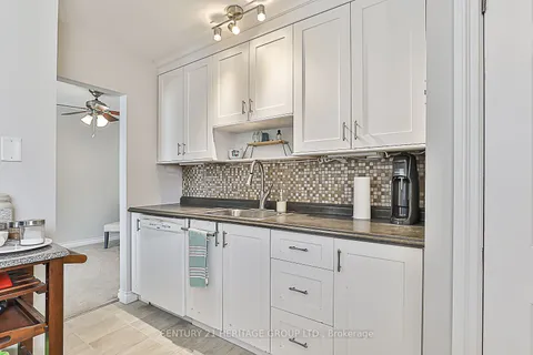 267 Silverbirch Dr, Newmarket, ON L3Y 2Z6