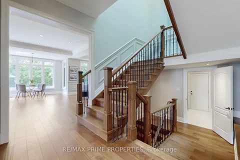 208 Olde Bayview Ave, Richmond Hill, ON L4E 3C9
