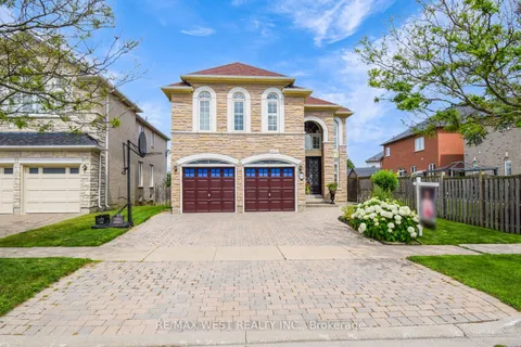 9 Brass Dr, Richmond Hill, ON L4E 4T3