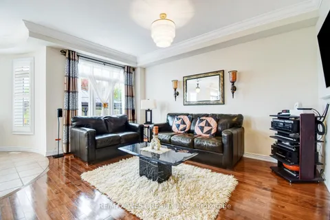 9 Brass Dr, Richmond Hill, ON L4E 4T3