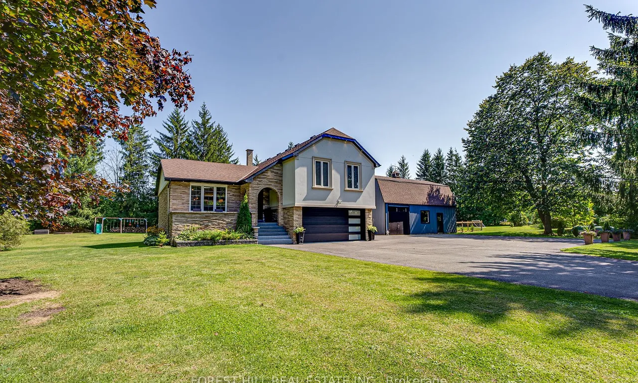 5837 Yonge St, Innisfil, ON L0L 1K0