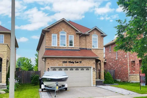 1265 Mary-Lou St, Innisfil, ON L9S 0C2