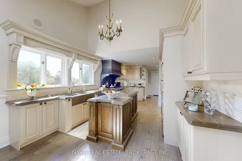 63 Elderberry Tr, Aurora, ON L4G 6X1