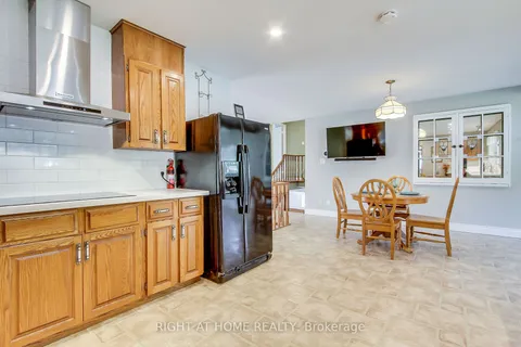 214 Glenn Ave, Innisfil, ON L9S 1C4