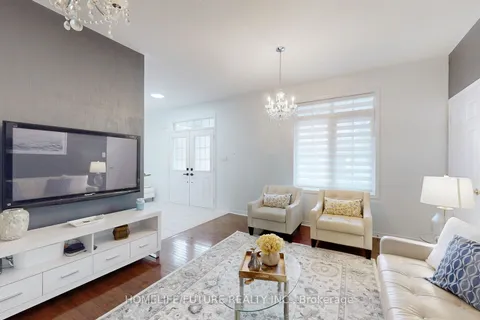 39 Lahore Cres, Markham, ON L3S 0A6