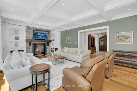 170 Kingscross Dr, King, ON L7B 1E6
