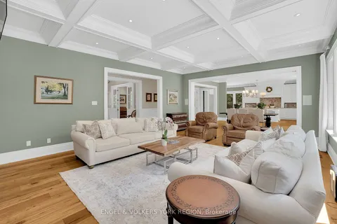 170 Kingscross Dr, King, ON L7B 1E6